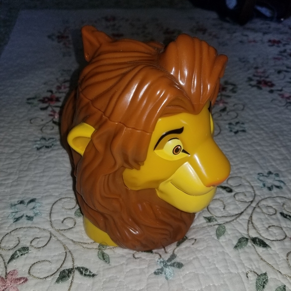 Disney on Ice The Lion King ADULT SIMBA flip lid / - Picture 1 of 4